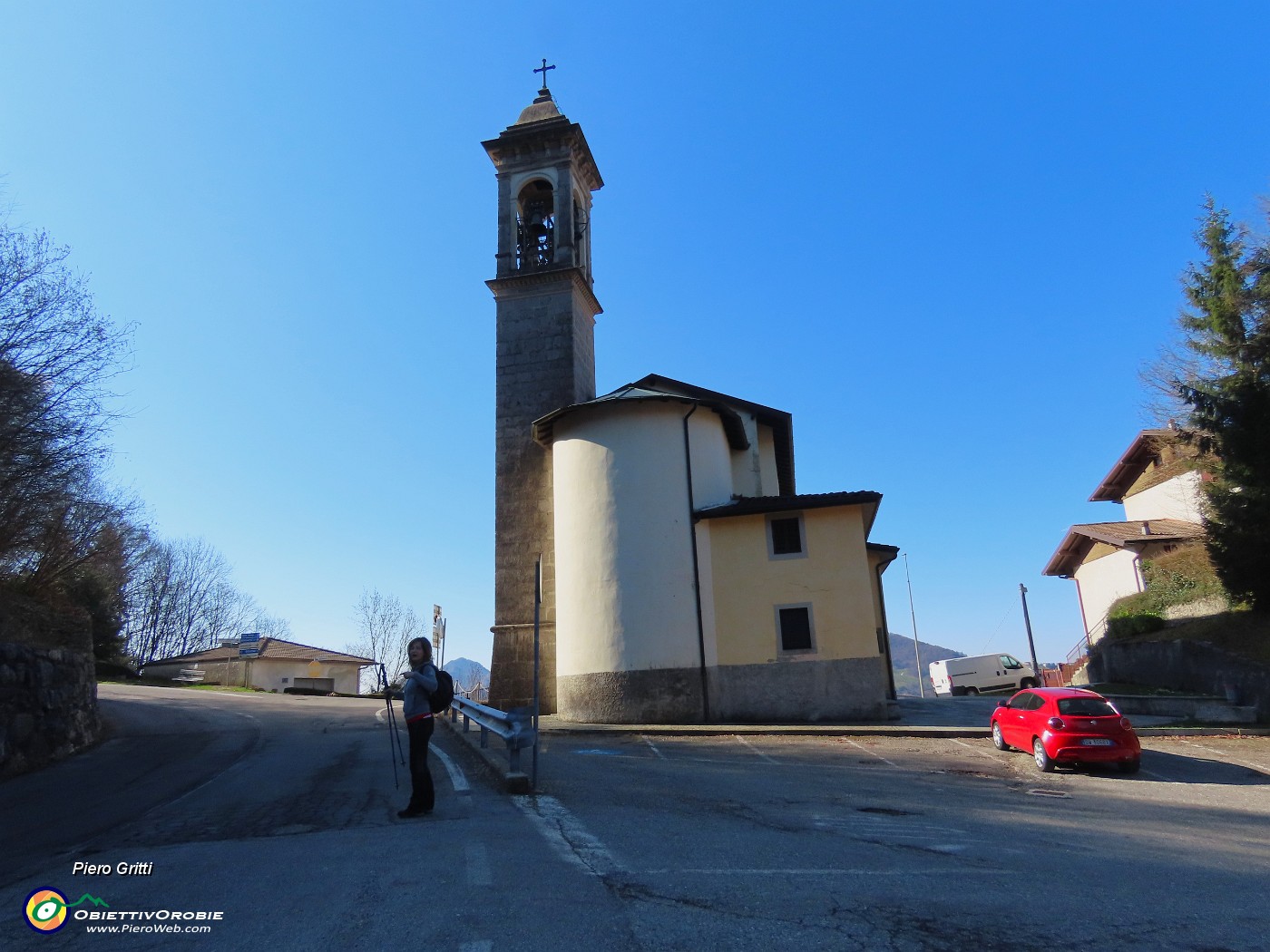 13 Partenza dal Santuario Madonna della neve al Passo del Suchello (900 m).JPG